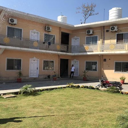 Hotel Islamabad Crown Rawalpindi Buitenkant foto