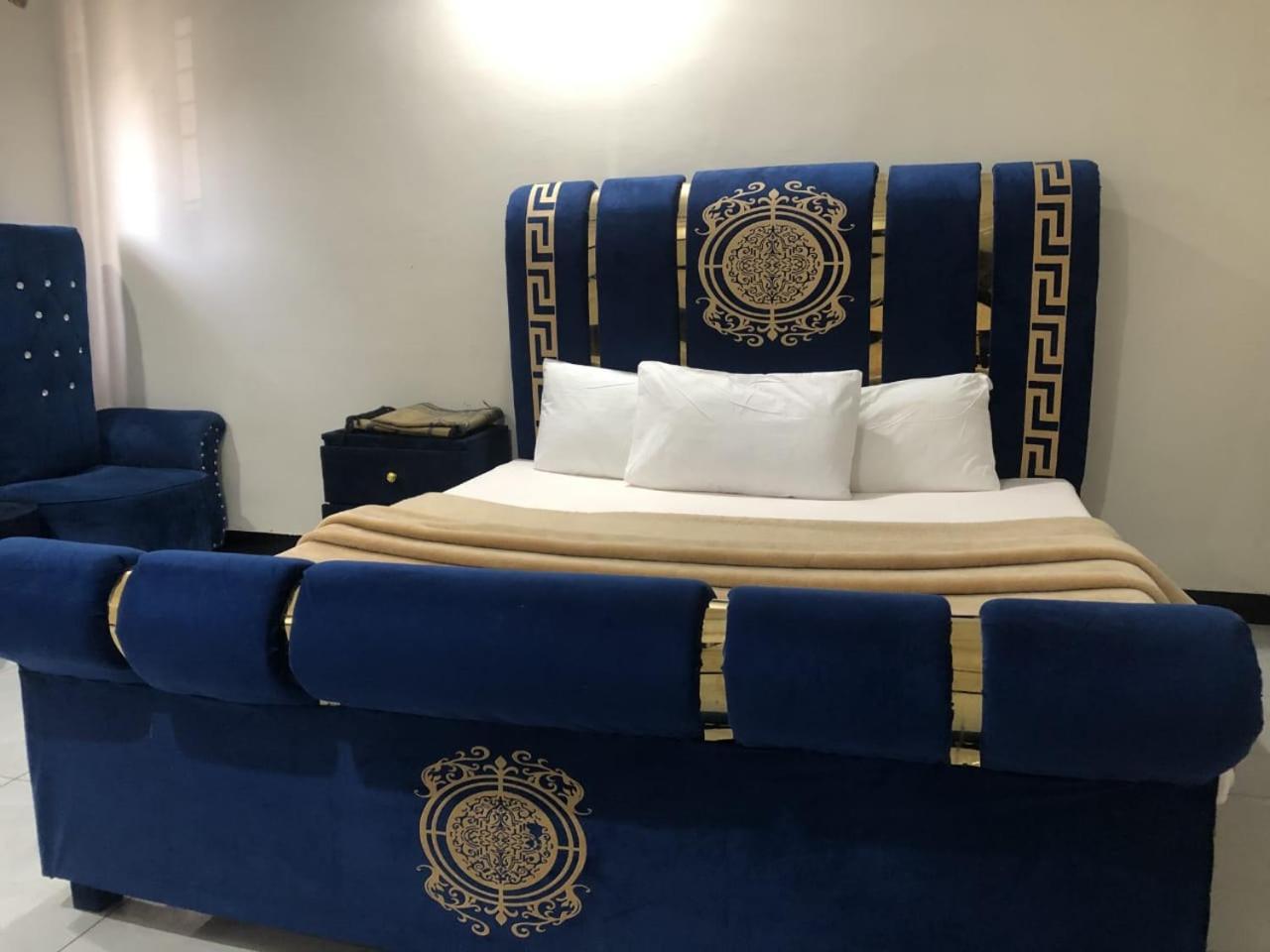 Hotel Islamabad Crown Rawalpindi Buitenkant foto